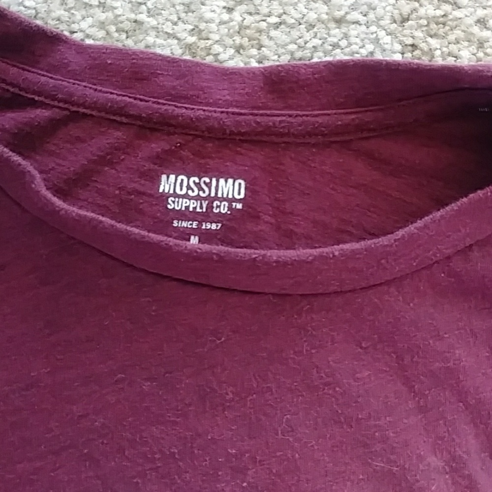 Mossimo t-shirt - Picture 2 of 2